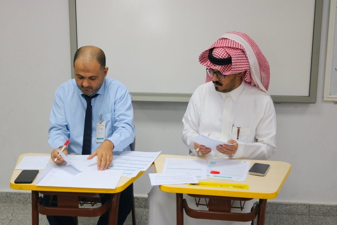 متابعة المعلمين داخل الفصل